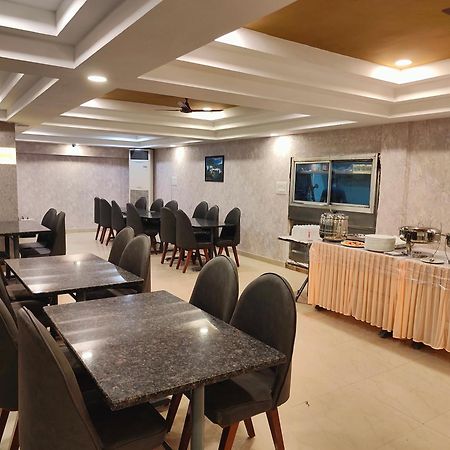Hotel Geetha International Тутикорин Екстериор снимка