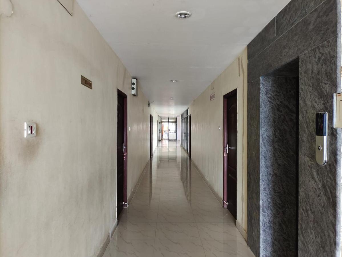 Hotel Geetha International Тутикорин Екстериор снимка