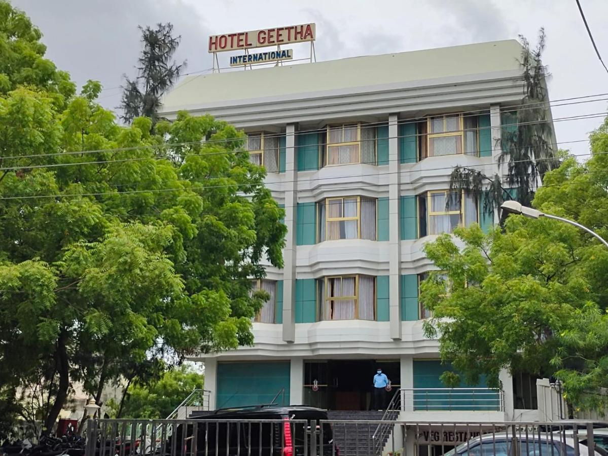 Hotel Geetha International Тутикорин Екстериор снимка