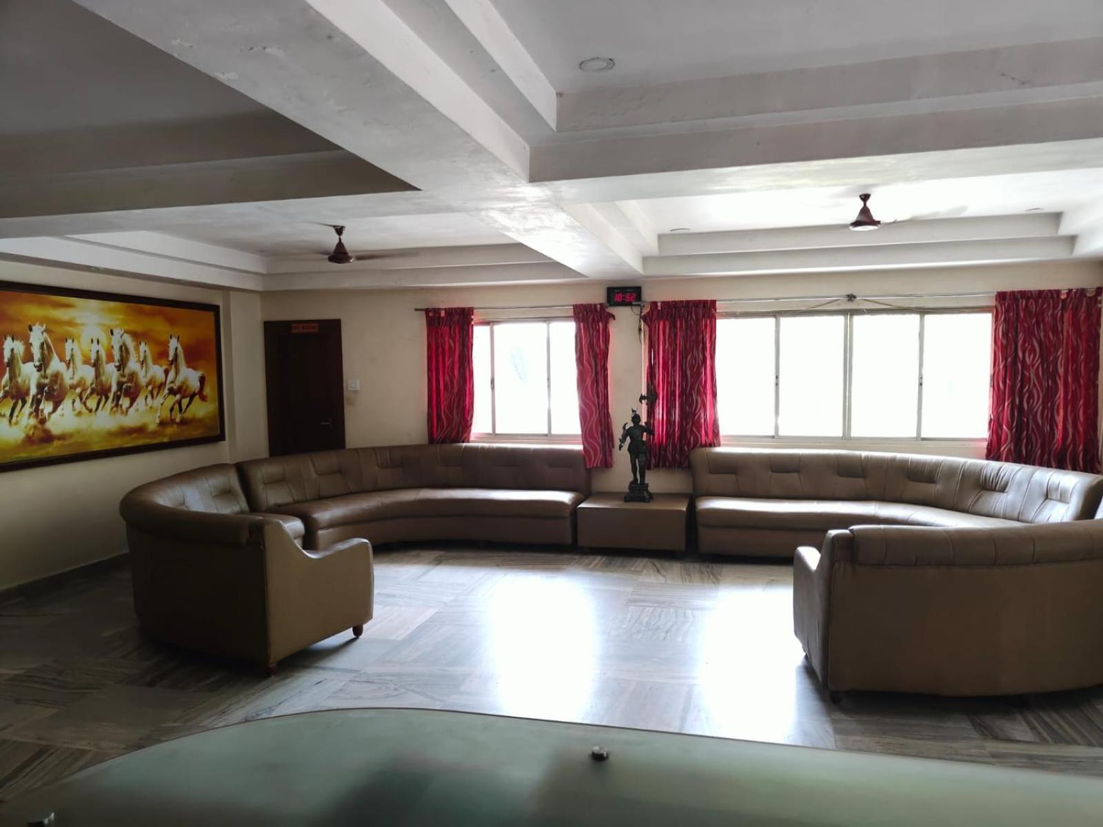 Hotel Geetha International Тутикорин Екстериор снимка
