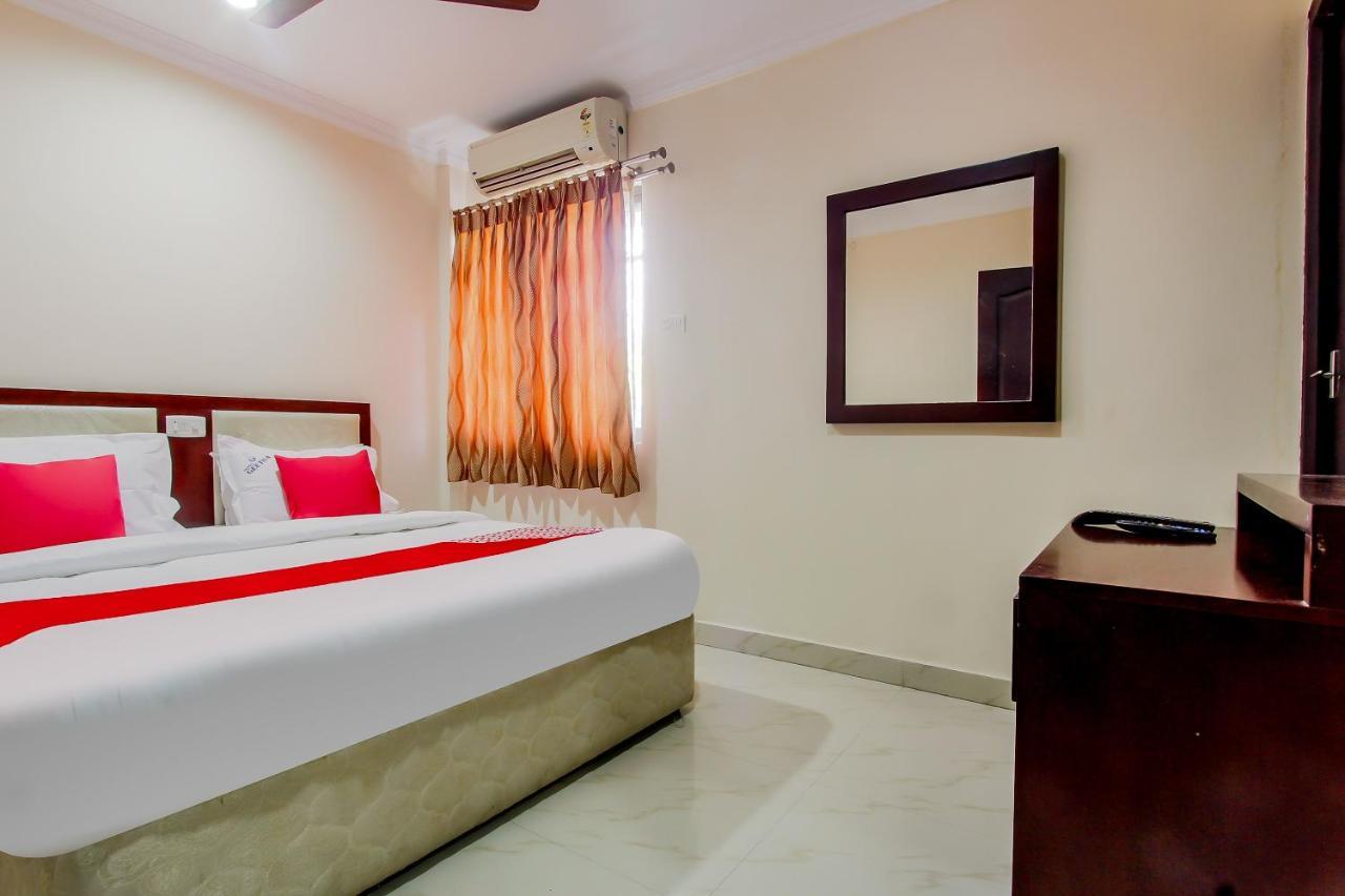 Hotel Geetha International Тутикорин Екстериор снимка